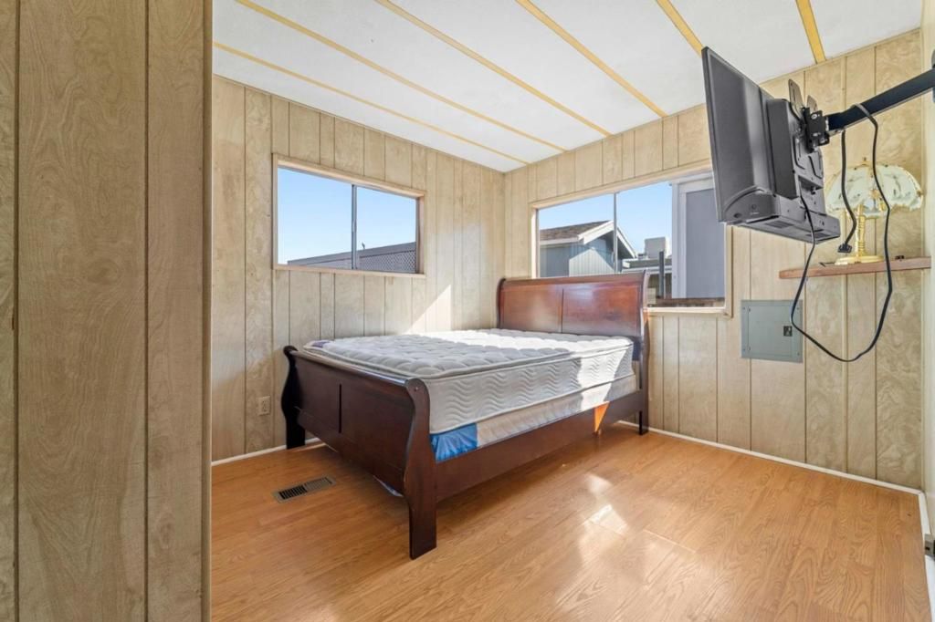 Image 12 of property listing at 2150 Monterey Road, San Jose, CA 95112