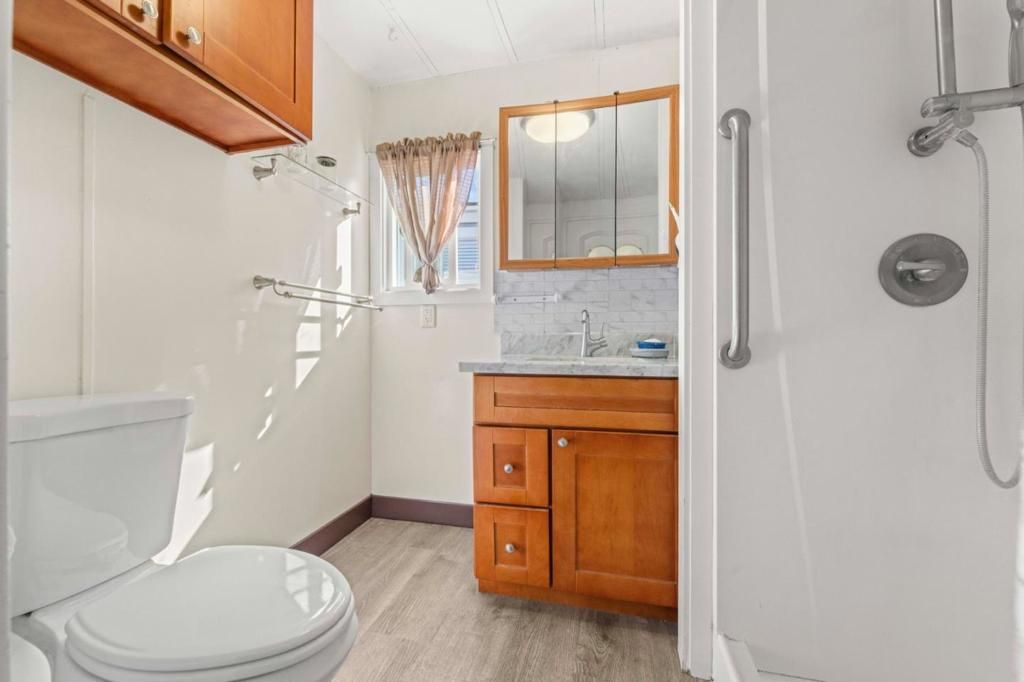 Image 15 of property listing at 2150 Monterey Road, San Jose, CA 95112