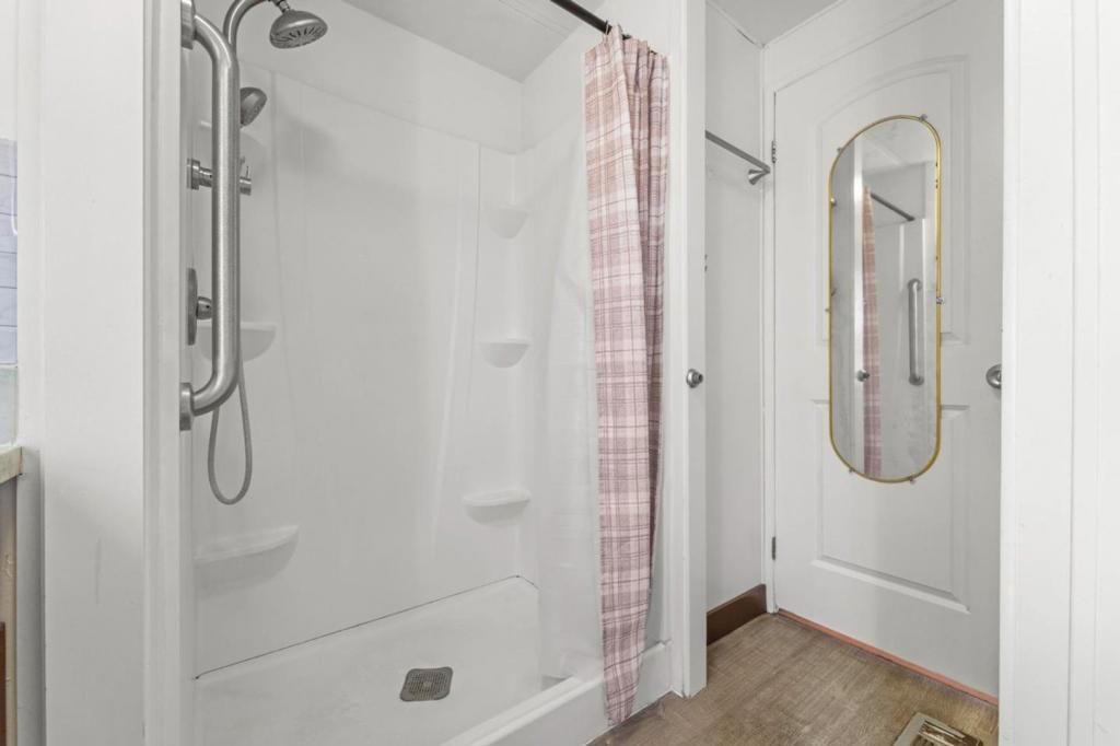 Image 16 of property listing at 2150 Monterey Road, San Jose, CA 95112