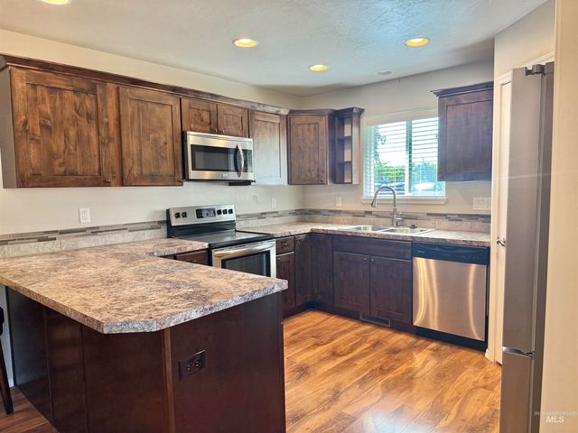 701 N Fillmore St, Jerome, ID 83338