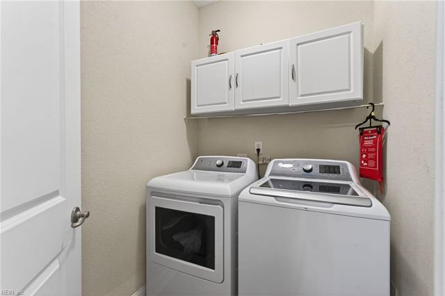 2106 Governors Pointe DR, Suffolk, VA 23436