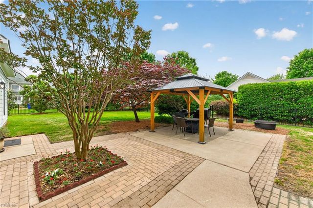 2106 Governors Pointe DR, Suffolk, VA 23436
