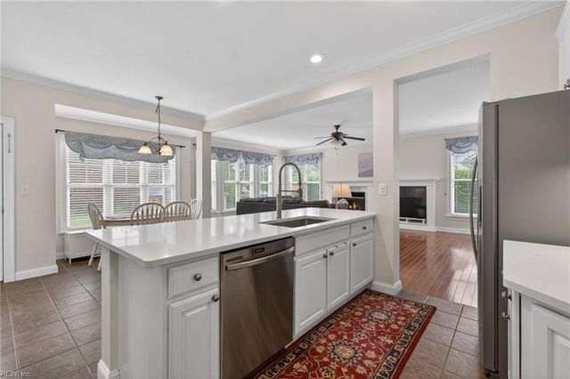2106 Governors Pointe DR, Suffolk, VA 23436