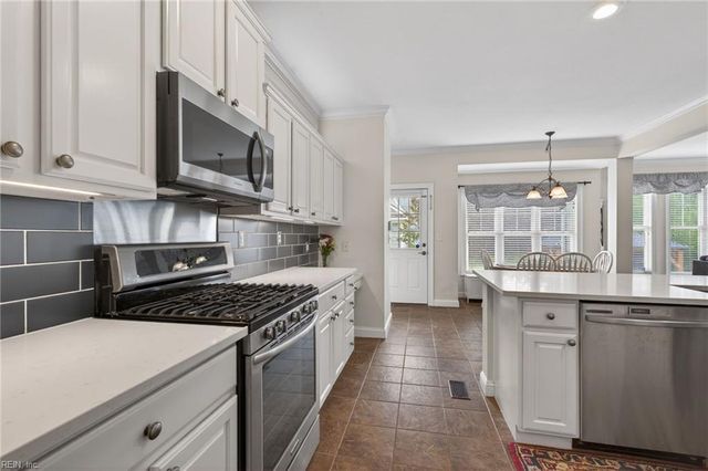 2106 Governors Pointe DR, Suffolk, VA 23436
