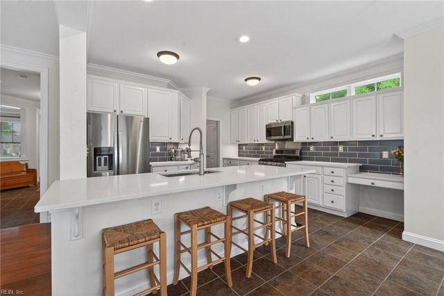 2106 Governors Pointe DR, Suffolk, VA 23436