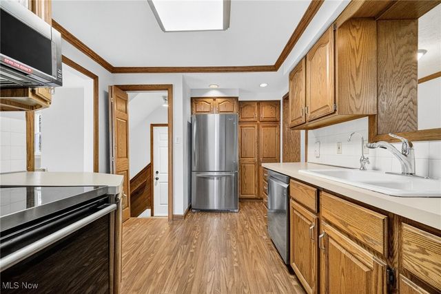 4852 Edsal Drive, Lyndhurst, OH 44124