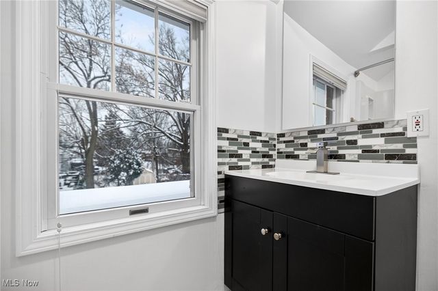 4852 Edsal Drive, Lyndhurst, OH 44124