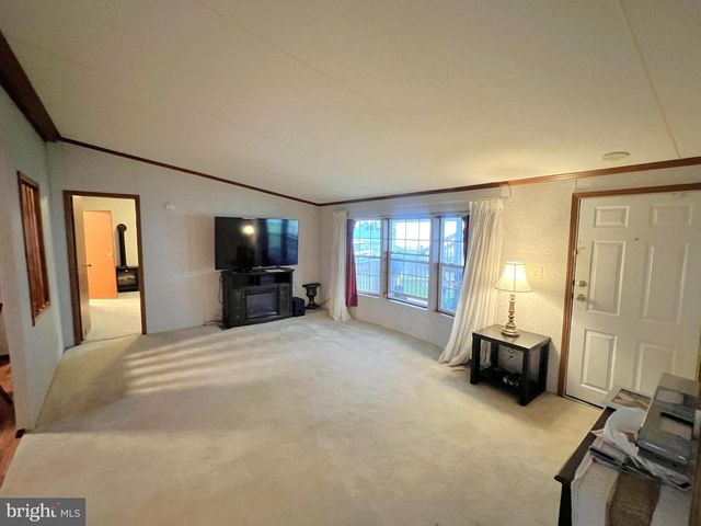 110 CLEARFIELD CT E, Lancaster, PA 17603