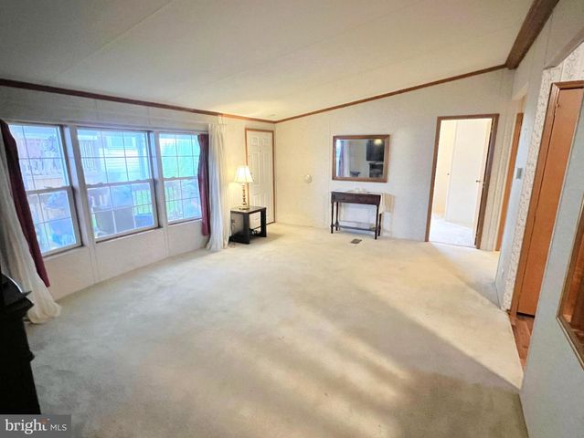 110 CLEARFIELD CT E, Lancaster, PA 17603