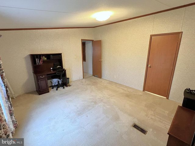 110 CLEARFIELD CT E, Lancaster, PA 17603