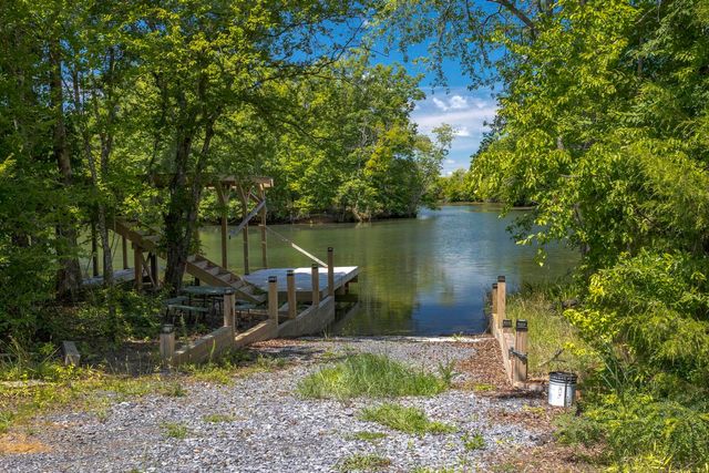 882 Lower River Road, Decatur, TN 37322