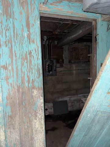 3528 N 15th STREET, Milwaukee, WI 53206