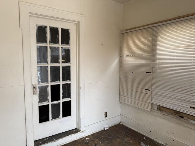 3528 N 15th STREET, Milwaukee, WI 53206