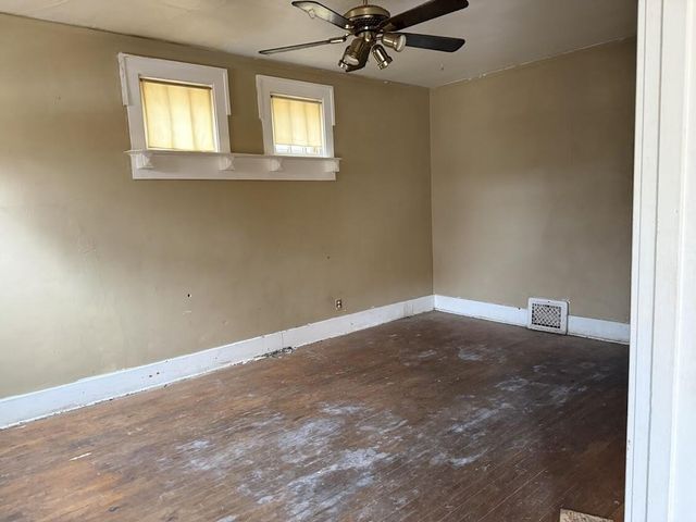 3528 N 15th STREET, Milwaukee, WI 53206