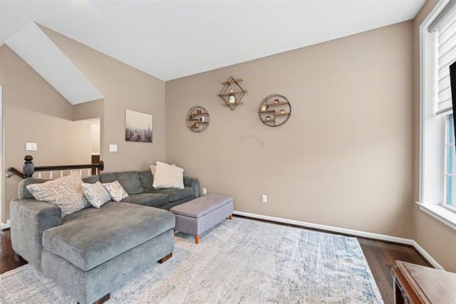 2733 S Spurway Drive, Ann Arbor, MI 48105