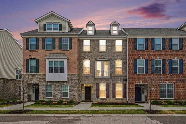 2733 S Spurway Drive, Ann Arbor, MI 48105