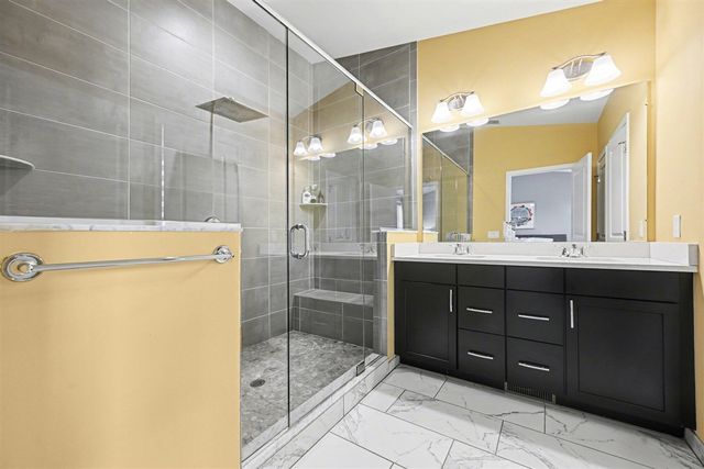 2733 S Spurway Drive, Ann Arbor, MI 48105