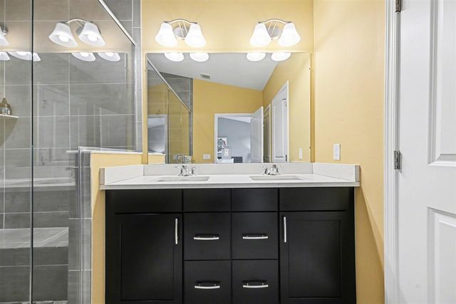 2733 S Spurway Drive, Ann Arbor, MI 48105