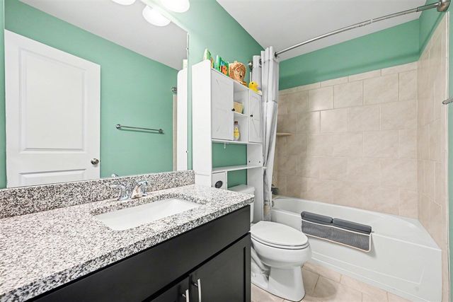2733 S Spurway Drive, Ann Arbor, MI 48105
