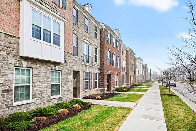 2733 S Spurway Drive, Ann Arbor, MI 48105