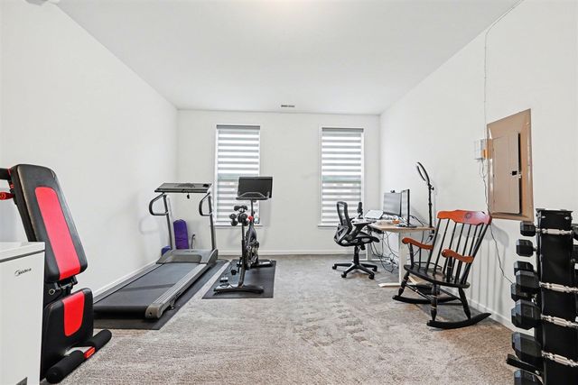 2733 S Spurway Drive, Ann Arbor, MI 48105