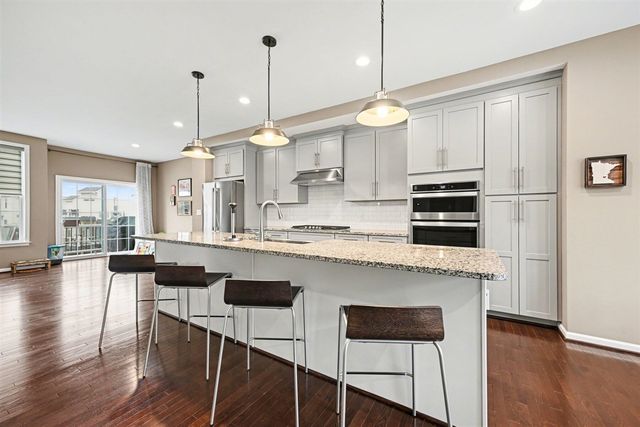 2733 S Spurway Drive, Ann Arbor, MI 48105