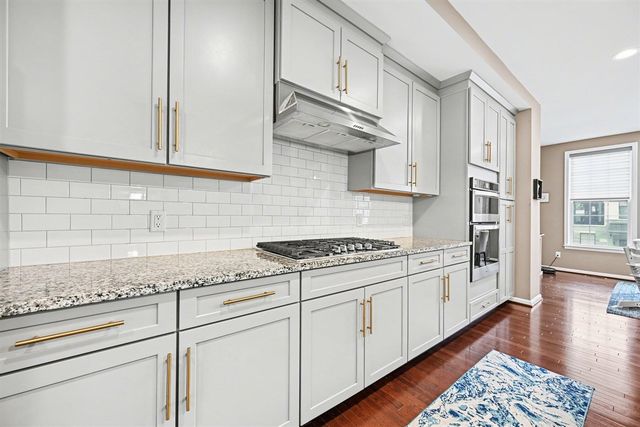 2733 S Spurway Drive, Ann Arbor, MI 48105