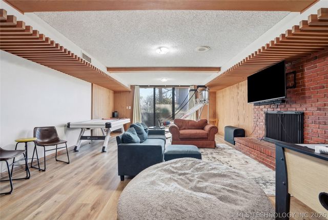 4343 S Victor Avenue, Tulsa, OK 74105