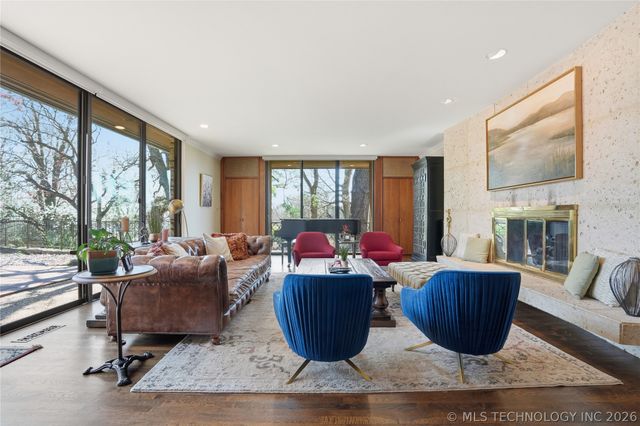 4343 S Victor Avenue, Tulsa, OK 74105