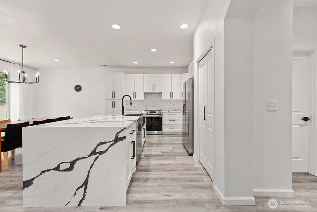 1210 29th Street NW, Puyallup, WA 98371