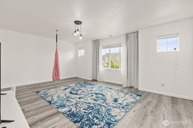 1210 29th Street NW, Puyallup, WA 98371