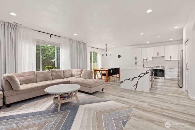 1210 29th Street NW, Puyallup, WA 98371