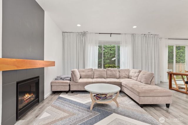 1210 29th Street NW, Puyallup, WA 98371