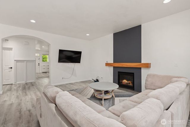 1210 29th Street NW, Puyallup, WA 98371