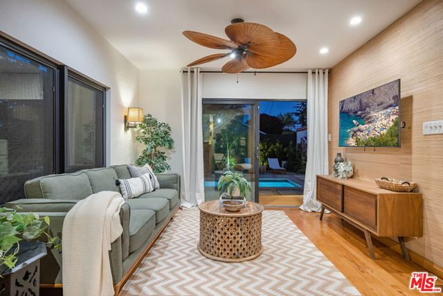 3004 Yale Avenue, Marina Del Rey, CA 90292
