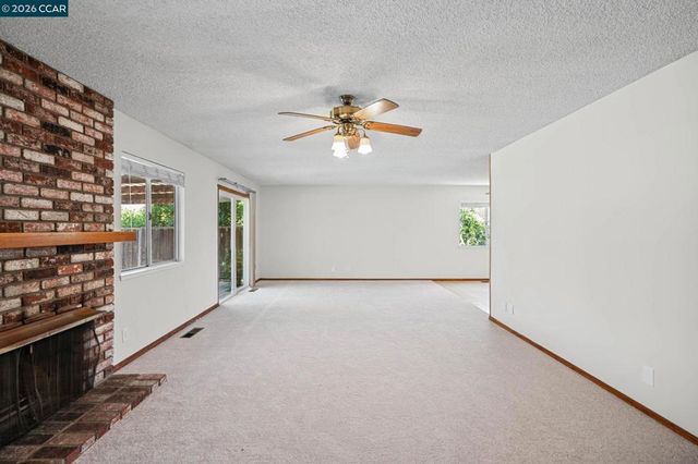 879 Greenway Dr, Martinez, CA 94553