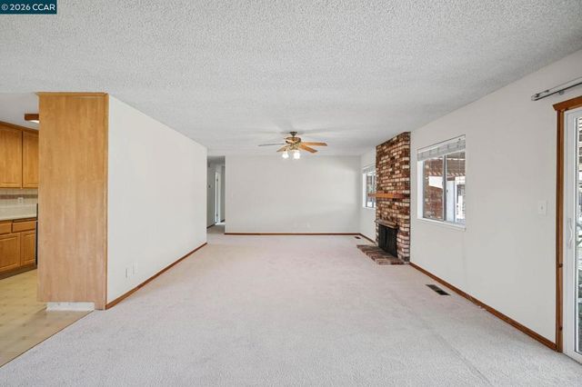 879 Greenway Dr, Martinez, CA 94553