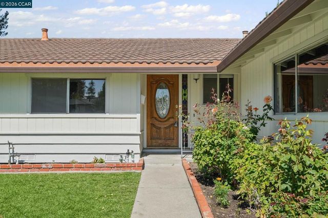 879 Greenway Dr, Martinez, CA 94553