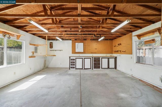 879 Greenway Dr, Martinez, CA 94553