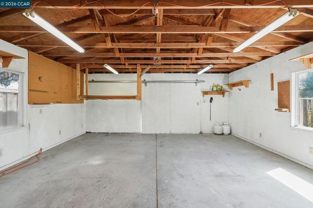 879 Greenway Dr, Martinez, CA 94553
