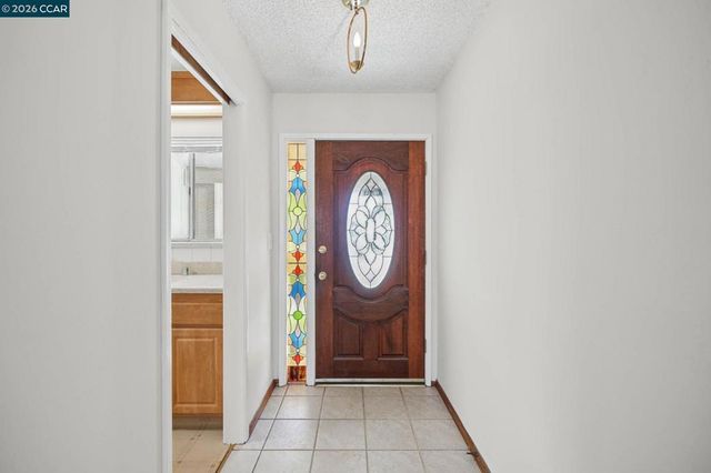 879 Greenway Dr, Martinez, CA 94553