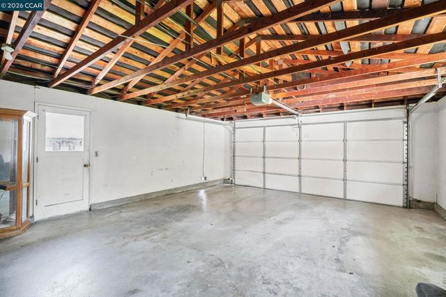 879 Greenway Dr, Martinez, CA 94553