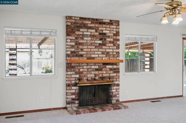 879 Greenway Dr, Martinez, CA 94553
