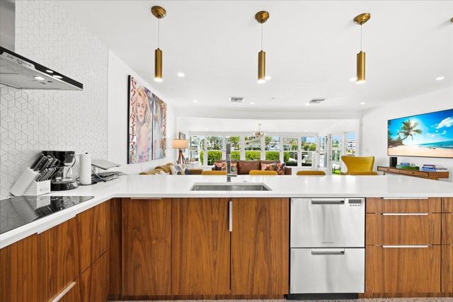 1322 CORDOVA Road, Fort Lauderdale, FL 33316