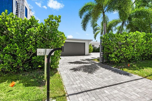 1322 CORDOVA Road, Fort Lauderdale, FL 33316