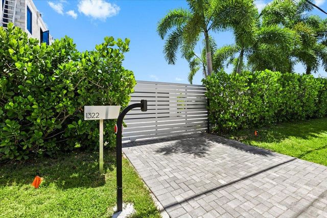 1322 CORDOVA Road, Fort Lauderdale, FL 33316