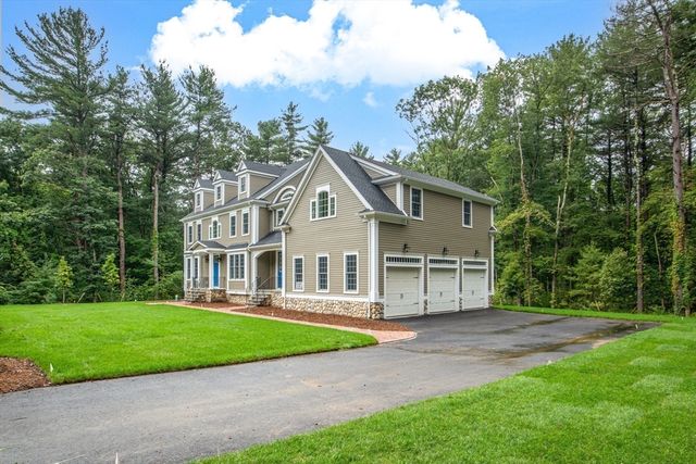262 Meadowbrook Rd, Dedham, MA 02026