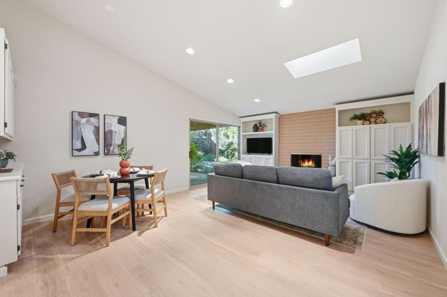 1237 Lantern Ct, Sacramento, CA 95864