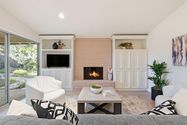 1237 Lantern Ct, Sacramento, CA 95864