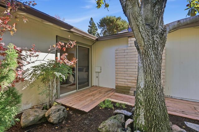 1237 Lantern Ct, Sacramento, CA 95864